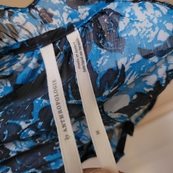 Anthropologie sheer printer peasant blouse size medium. - Picture 6 of 12